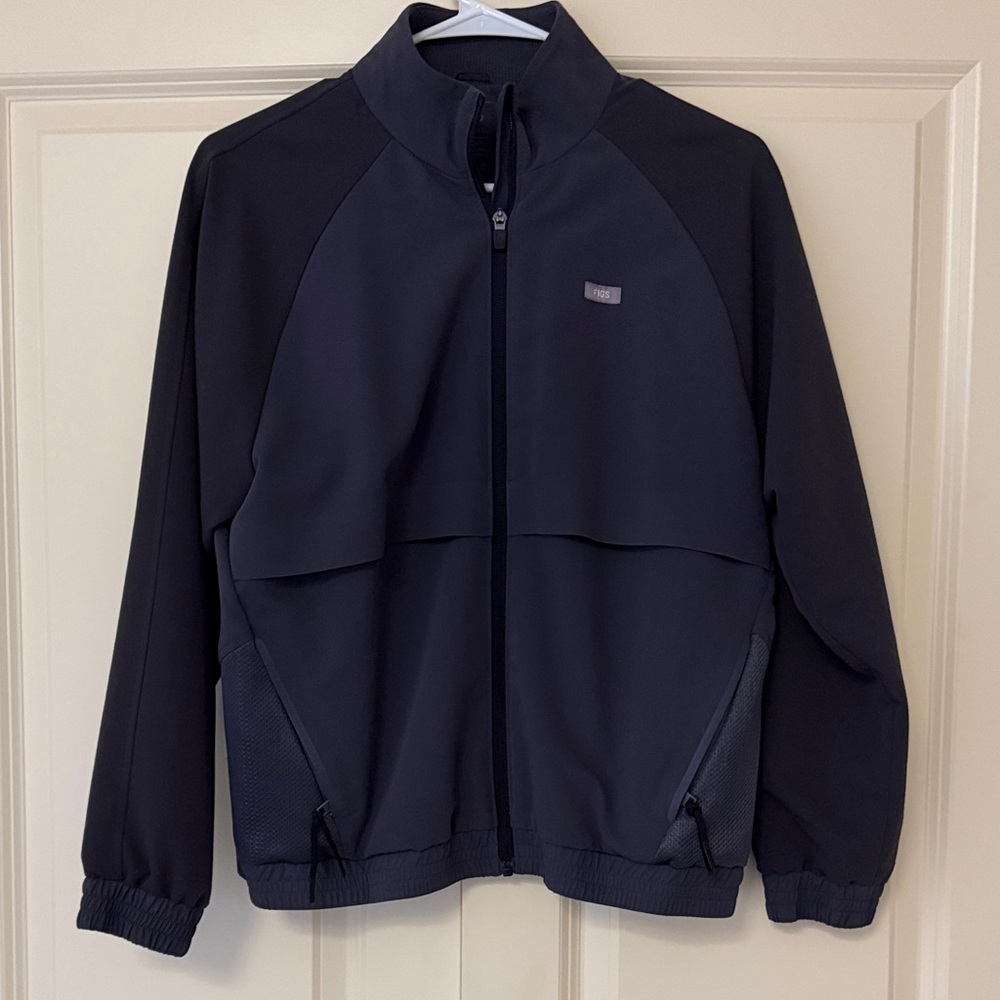 Figs Women’s Charcoal Scrub Jacket
